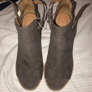 Universal Thread open toe, chunky heel booties